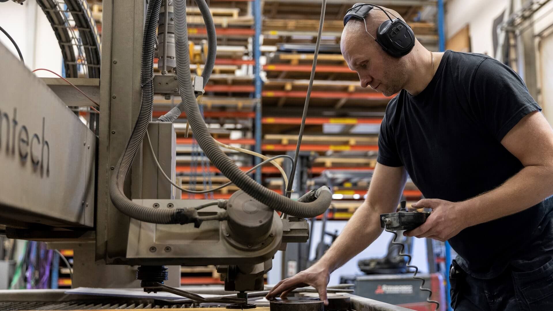 Vattenskärning hos ProfilTeknik